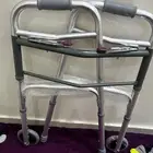 عكاز ومشاية