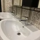 جلسه ارضيه ومغاسل مع المرايه والشطاف