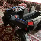 سيارة أطفال