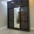 اثاث غرفه نوم (دولاب-سرير-شوفينيره-كوميدينه)