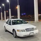للبيع فورد بوليسي 2004 نظيف