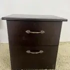 طاولة سرير جانبية