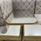 طاوله ارضيه مع ثنين خدمه