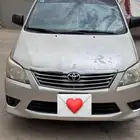 تيوتا انوفا 2012