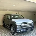 لاندكروزر GXR سعودي اصفار L3 - موديل 2024 لون اسود