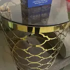 طاوله معه تلفيزون.HUMAX