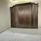 غرفة نوم مستخدمه. مفروشات المطلق. ظمان الخشب 20 سنه