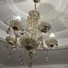 ثريات نجف زجاجي عسلي اللون