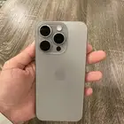 للبيع iPhone 15 Pro   تيتانيوم   256GB   نسبة البطارية 90