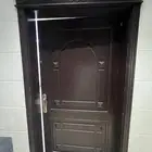 عندي 2 ابواب خشب فيكتها من شقتي تعتبر جديده .للبيع