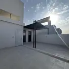 للبيع شقة علوية في فيلا حي الرمال