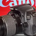 كاميرا canon 650D مع عدستها efs 18-55mm