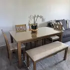 للبيع طاولة طعام من سنتربوين