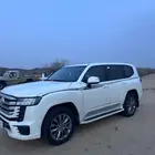 لاندكروزر مخزن وكاله رقم 3 بنزين شرط من جميع العيوب
