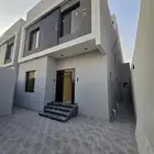 فلل للبيع دورين وملحق نظام شقق في حي الرياض