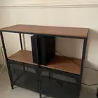 طاولة تلفزيون و مكتبة