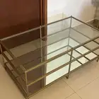 طاولة فخمة ذهبية