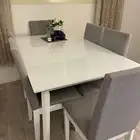 طاوله طعام