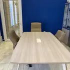 طاولة اجتماعات