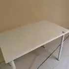طاولة مكتب ابيض