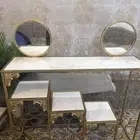 طاولة استقبال