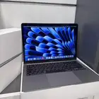 ماك بوك اير M1 سعة 256 رام 8 بطاريه 100 دورات الشحن 6 ب1550