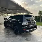 للبيع جيب لكزس 2013 اسود