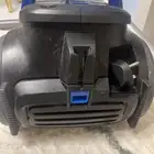 مكنسة كهربائية