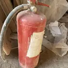 طفاية حريق العدد 2من المقاس الكلير 2من الحجم الصغير