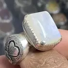 خاتم حجر للطاؤوس الابيض صياغة الكتف