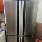 للبيع ثلاجه شارب شبهه جديده ع السوم