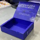مطبعة مطبوعات طباعة بدقة طباعة وتصميم بوكسات اكواب استيكرات