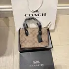 شنطة كوتش نسائية