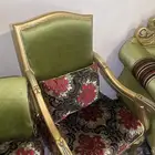 كنت مستعمل يتسع الى 10 اشخاص و نظيف جدا  و خشب اصلي