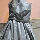 فستان شبكه او اخت عريس او عروس نظيف مافيه اي شي لبسه وحده