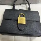 شنطة ماركة فخمة للبيع