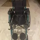 كرسي متحرك للأطفال