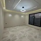 للبيع بحي البديع شقق بدرج ومصعد خاص للسطح