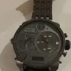 ساعة فاخرة من نوع ديزل حجم ملكي اللون برونز