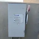 قواطع كهربائية