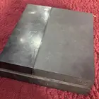 سوني فور مستخدم معه يديدن وشريط فيفا وشريط حرامي سيارات