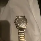 ساعه عل سوم شاريه قبل 5سنوات في600