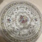 سجادة عليها ورود جديدة