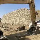 بناء جدران حجر