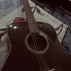 قيتار اسود