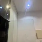 باب محل زجاج