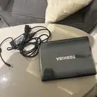 لاب توب توشيبا مع شاحنه للبيع