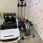 سيكل رياضه نظيف وسيارة اطفال ومرحين أطفال