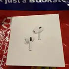 سماعة ايربودز جديدة (لم تفتح)