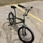 سيكل كوبرا اللون تيتانيوم نادر مقاس 20 نضيف اخو الجديد